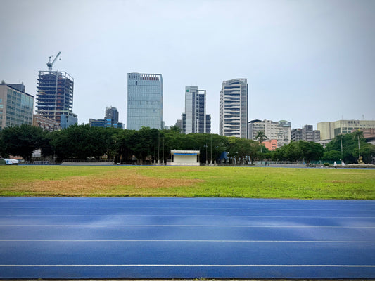 A Pearl-White Friday